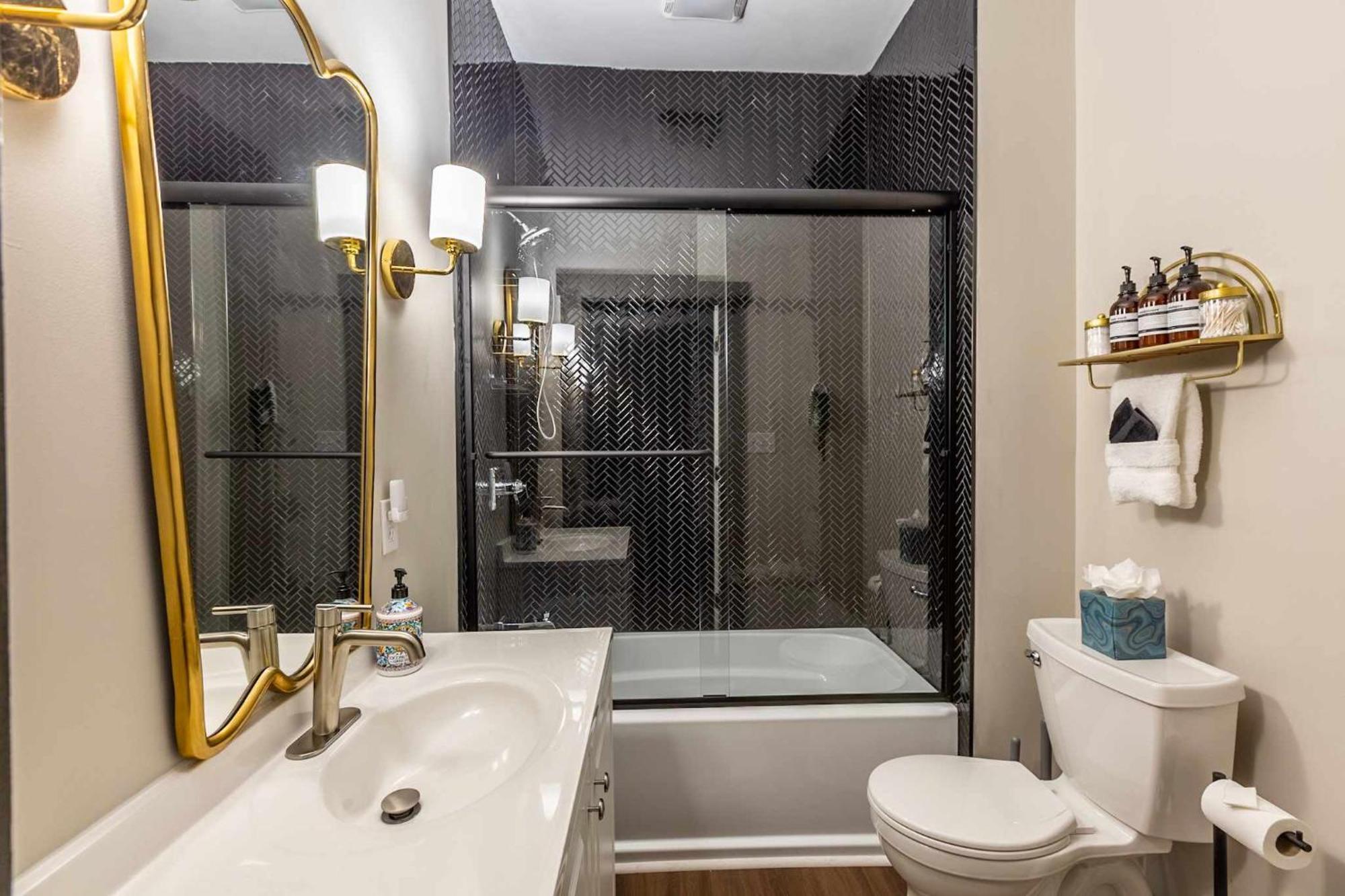 Location 3bd In The Heart Of Pittsburg Holiday home Pittsburgh
